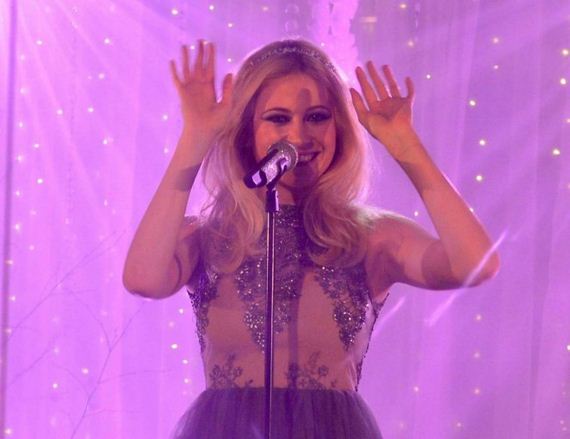 Pixie-Lott -Performs-Live